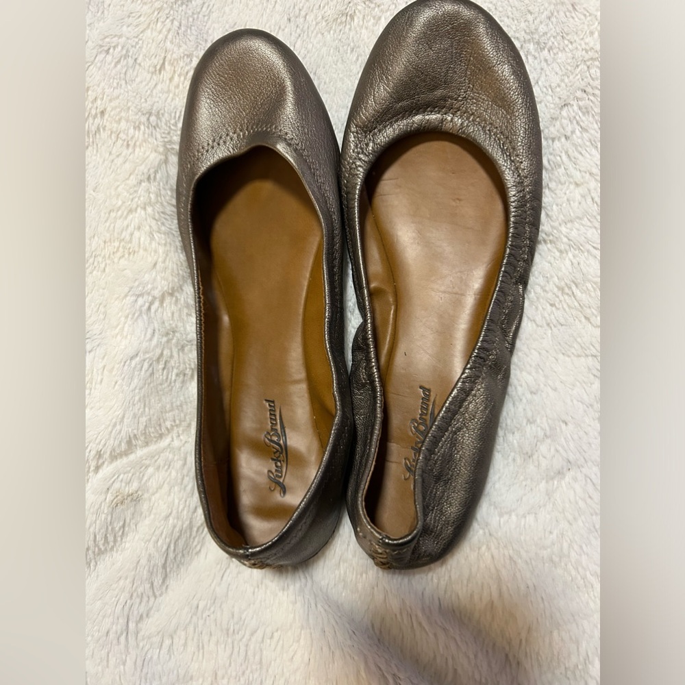 LUCKY BRAND  GOLD ballerina slip on -super flexible and comfy sz.8 excellent con